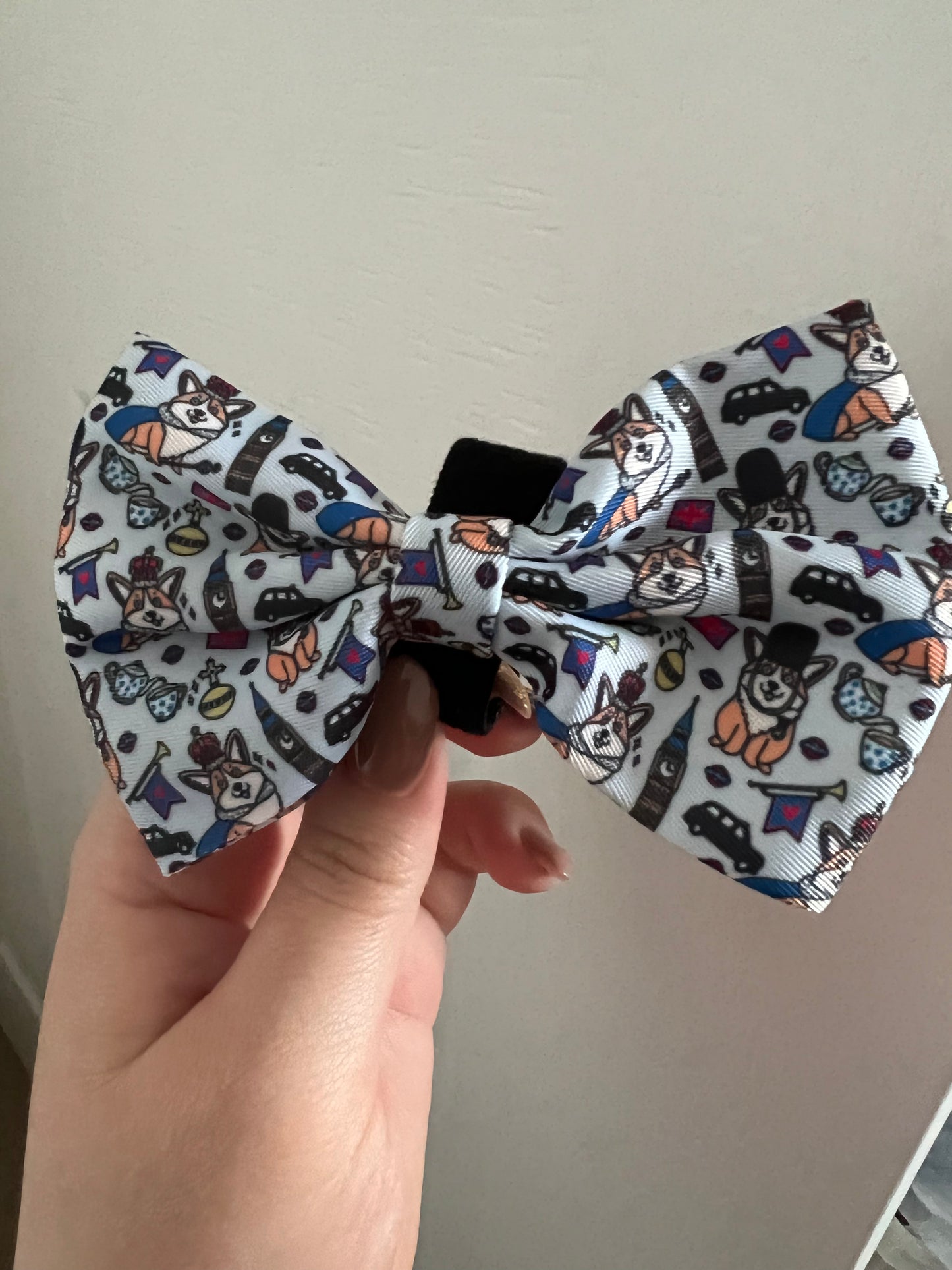Bow - Royal Paws Of London